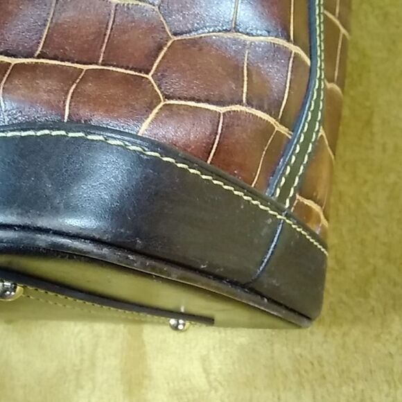 DOONEY AND ROURKE LEATHER LOGO LOCK WOMENS BAG - Picture 14 of 16